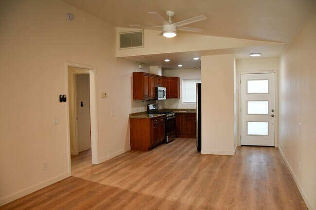 Building Photo - Parker (388) North