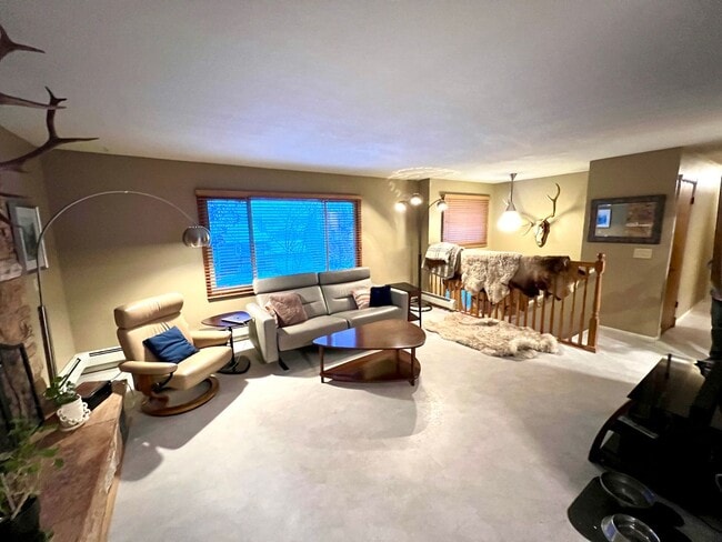 Building Photo - Pet Friendly 4 Bed 3 Bath Single Family Home on Westside W/ Fully Fenced yard, Attached Garage!