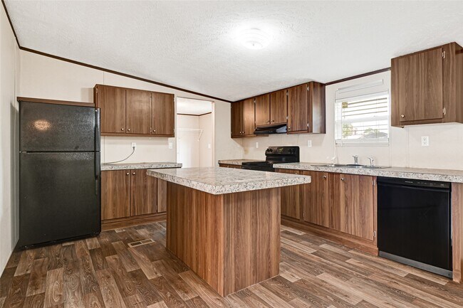 Building Photo - 18565 Huckleberry Ln