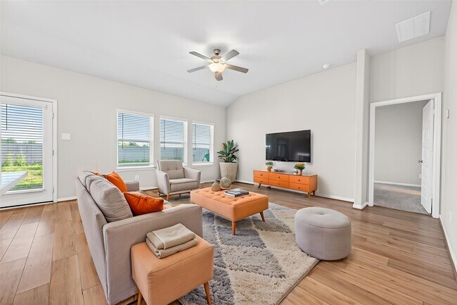 Building Photo - 1322 Eagle Pass Dr