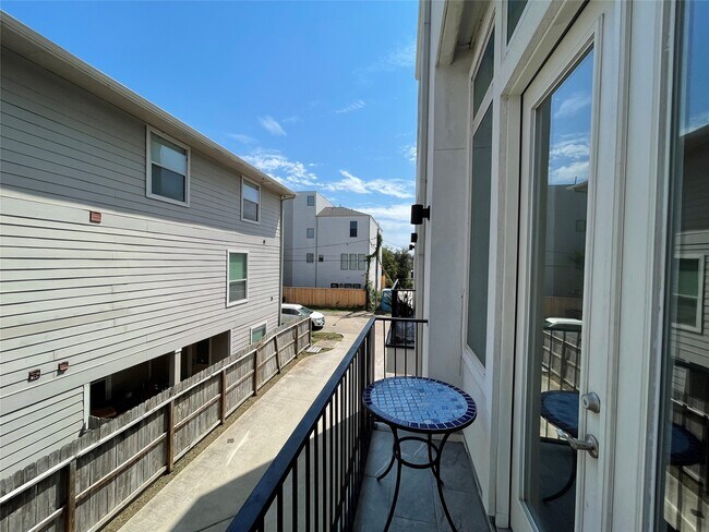 Building Photo - 5306 Eigel St