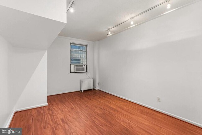 Building Photo - 1324 Locust St