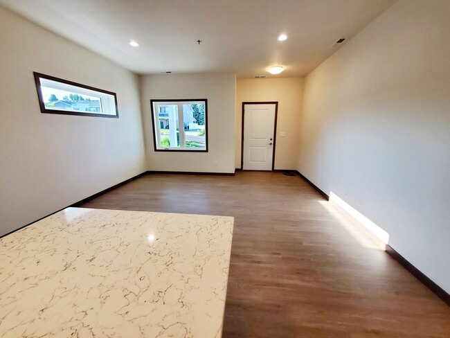Building Photo - 4450 Cumberland Loop