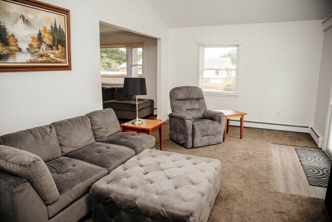 Building Photo - 7689 Dove Dr