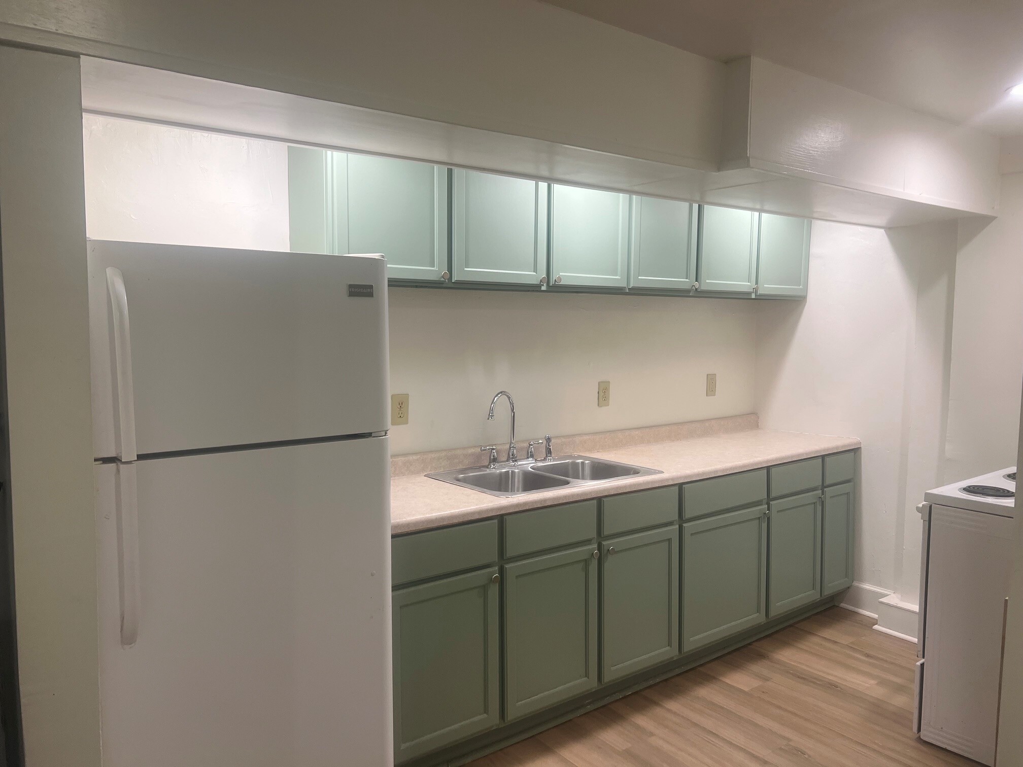 Kitchen - 3036 Harriet Ave