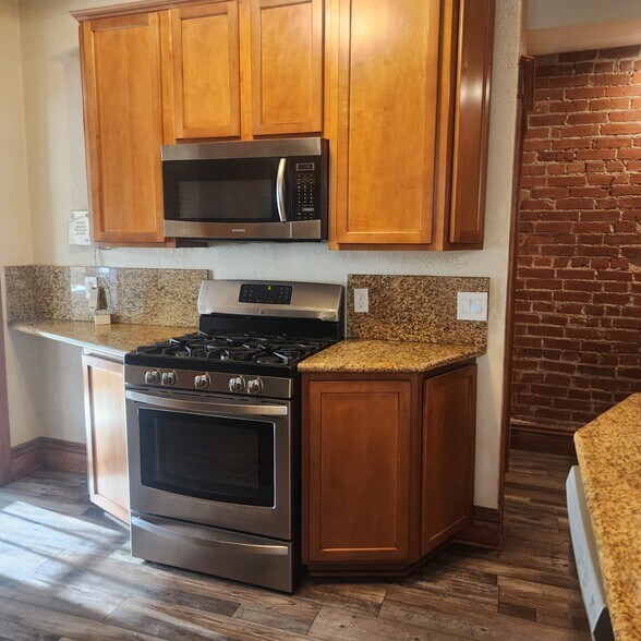 Kitchen - 2415 N Vine St