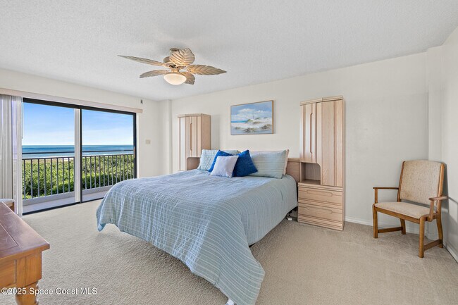 Building Photo - 6770 Ridgewood Ave