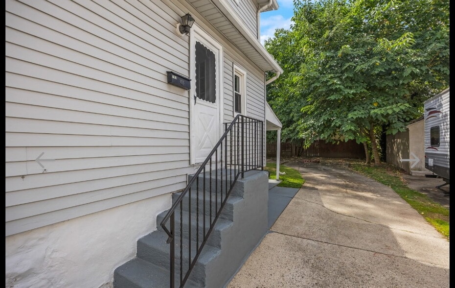 Building Photo - 16 Beloit Ave