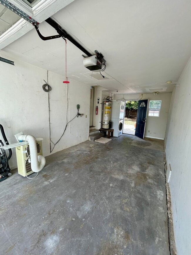 Building Photo - Exceptional Single Family House for Rent!