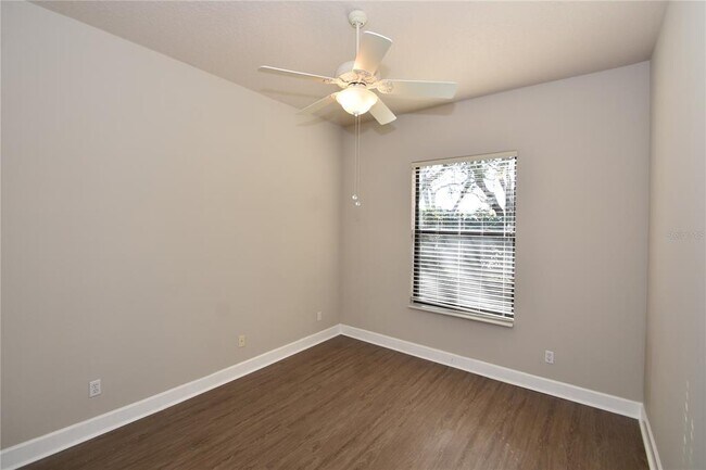 Building Photo - 16 Eastlake Dr