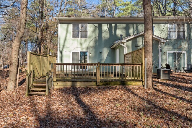 Building Photo - 732 Branniff Dr