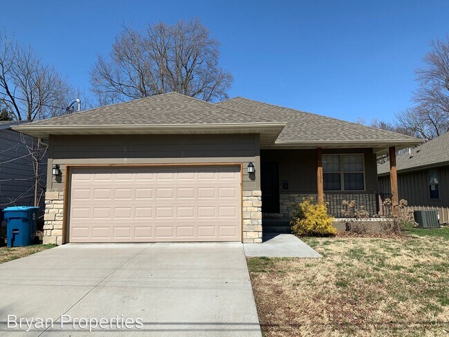 Building Photo - 3 br, 3 bath House - 1133 E. Loren