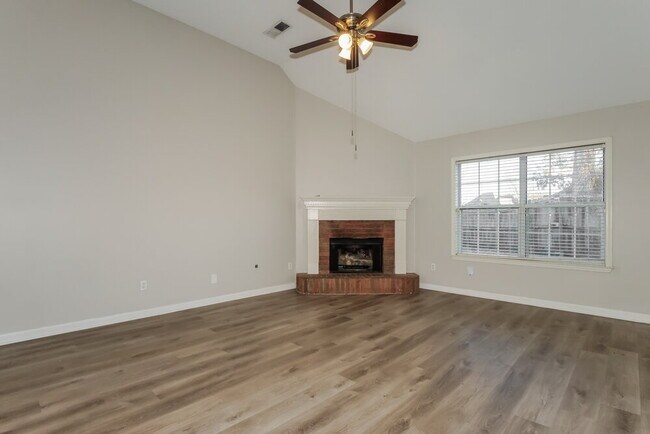 Building Photo - 7643 Shadow Hills Dr