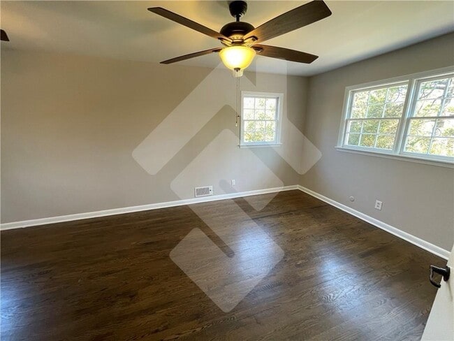 Building Photo - 9935 La View Cir