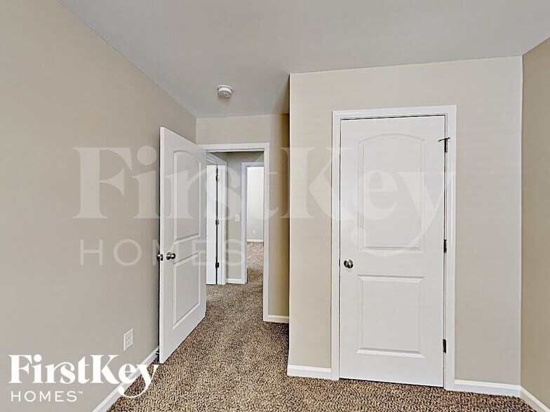 Building Photo - 3917 Catawba Hills Dr
