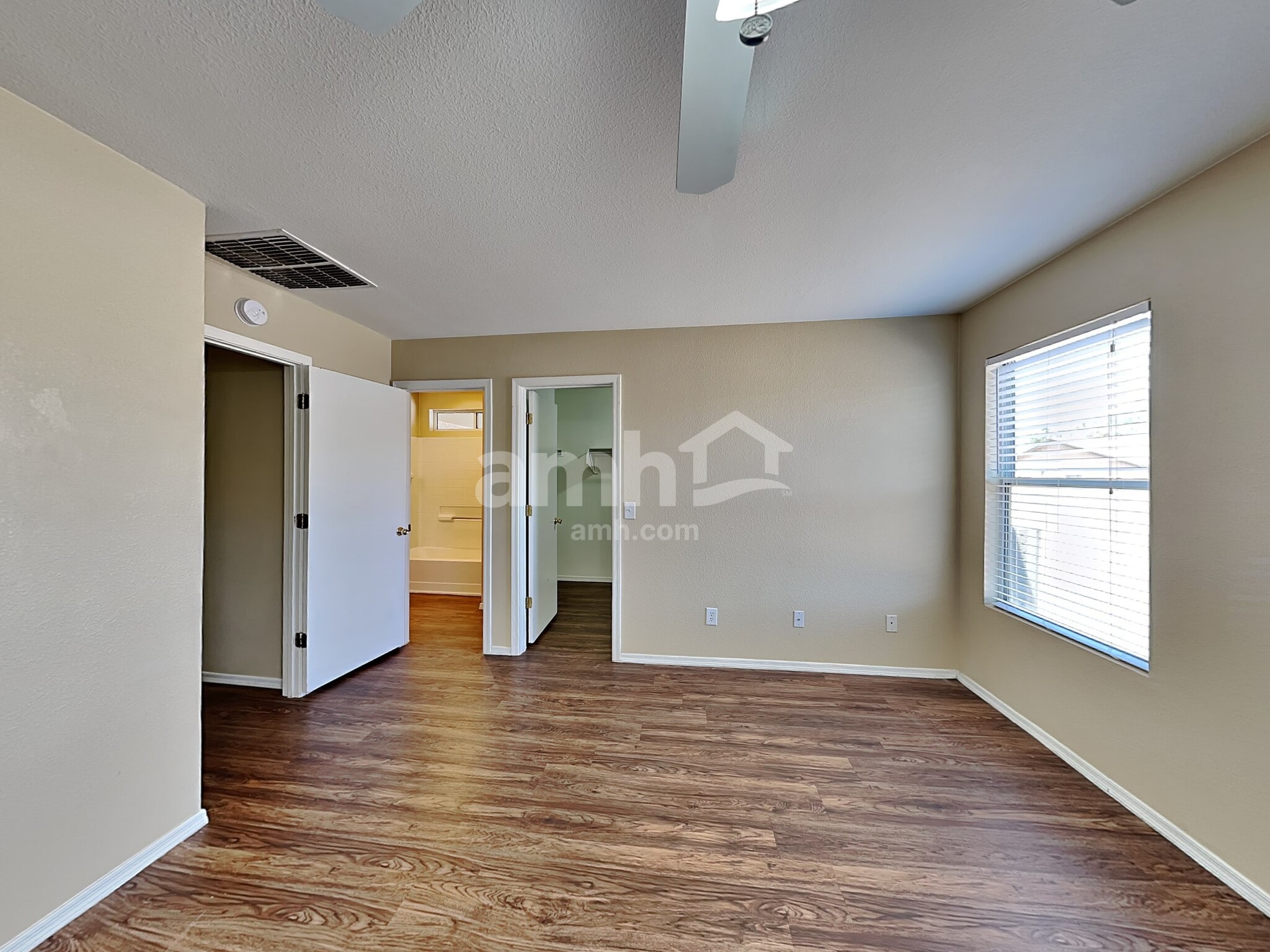 Building Photo - 5895 E Tercel Dr