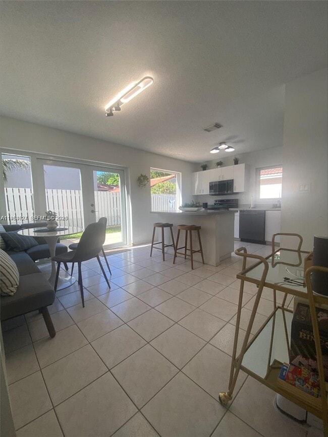 Building Photo - 6131 NW 43rd Ave