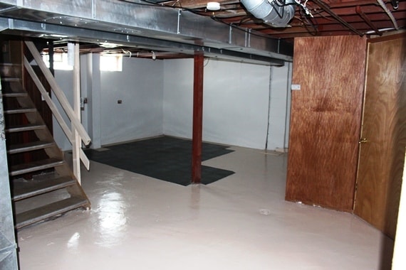 Building Photo - 14999 Lincoln Ave