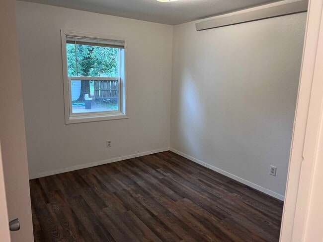 Building Photo - 234 Elmwood Ave