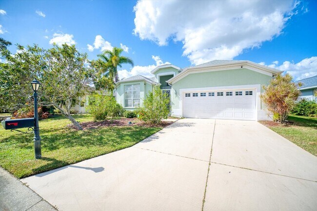 Building Photo - 2 Bedroom Plus Den/Office Home - Relaxing Pond View and Pet Friendly