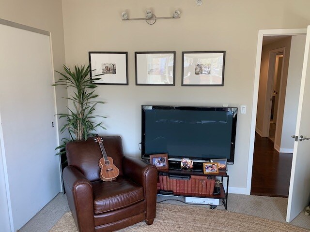 Building Photo - 55 Page St