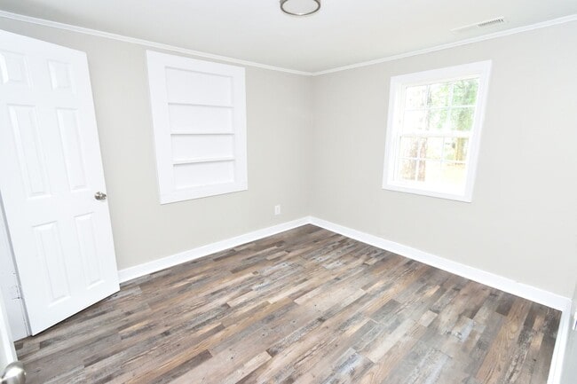 Building Photo - 1577 Charter Dr