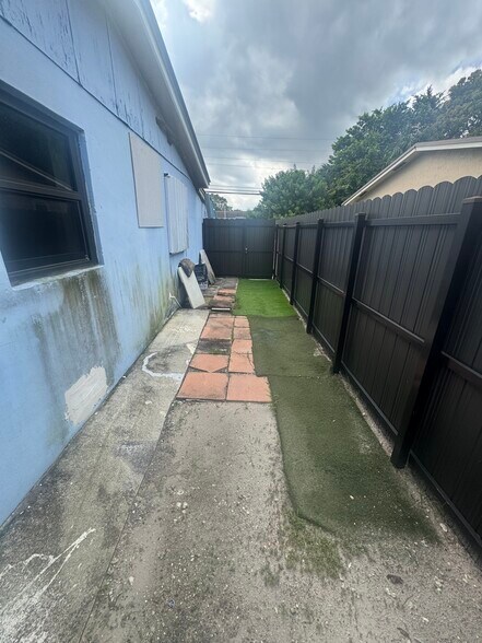 Primary Photo - 18500 NW 22nd Pl