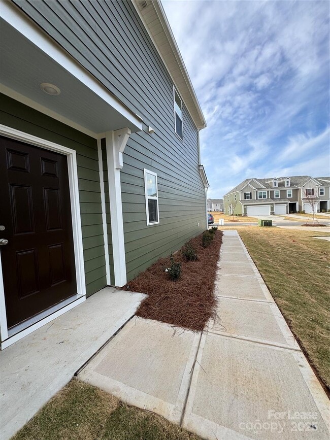 Building Photo - 757 Lock Haven Dr NW