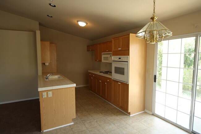 Building Photo - Available Soon! Fully Rehab!