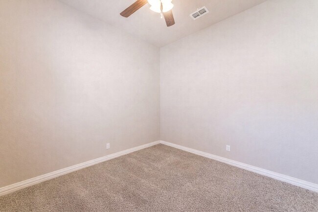 Building Photo - 133 Whitetail Dr