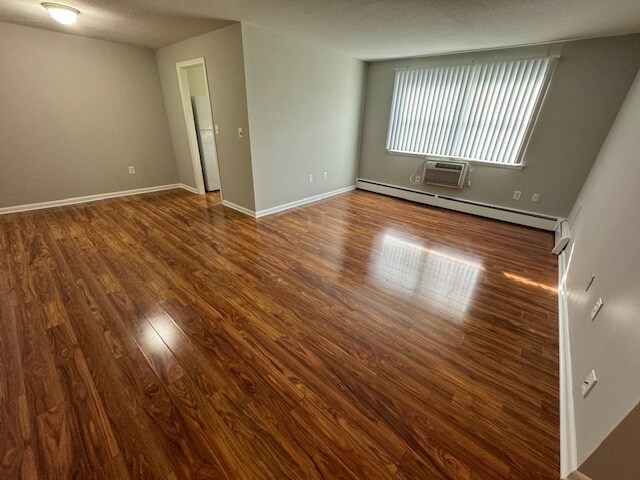 Building Photo - Oakwood Avenue