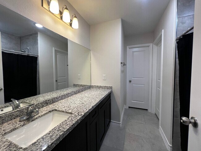 Building Photo - 5626 Encanto Dr