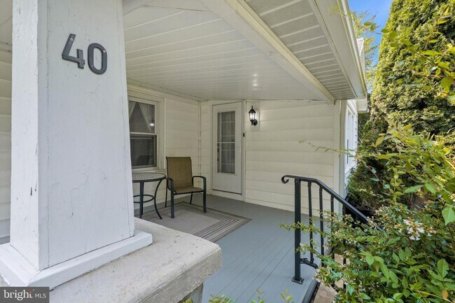 Building Photo - 40 Reeceville Rd