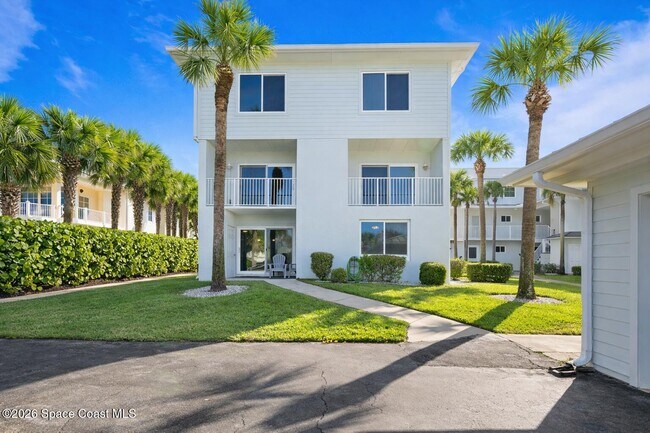 Building Photo - 1321 S Miramar Ave