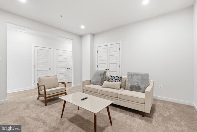 Building Photo - 16007 Hyde Pk Pl