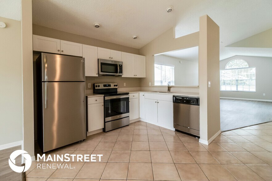 Building Photo - 2826 Delcrest Ct