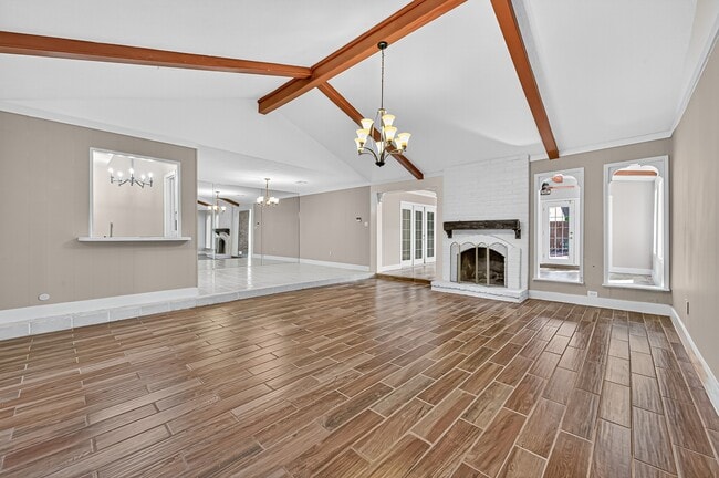 Building Photo - 13903 Chevy Chase Dr