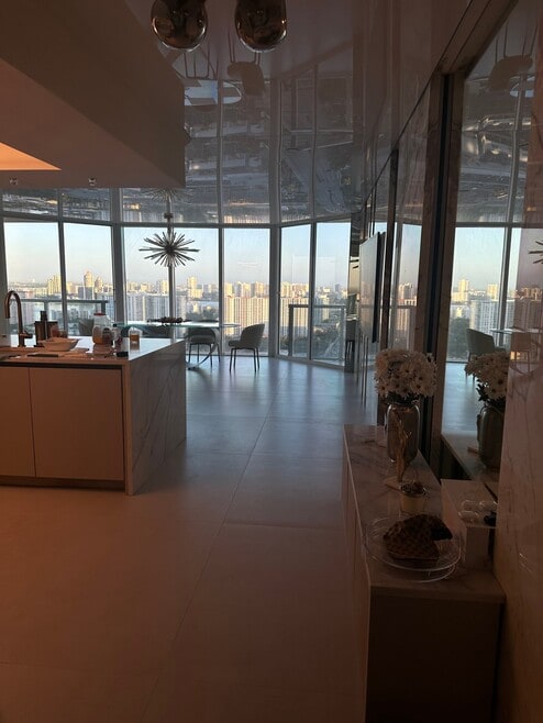 Building Photo - 16699 Collins Ave