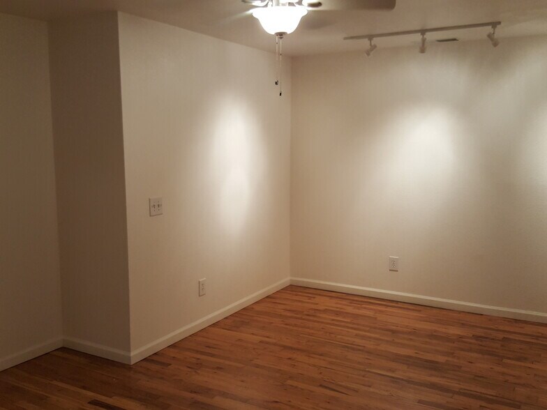 Building Photo - 7502 Bodega Ave