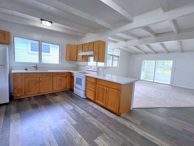 Building Photo - Peaceful Manoa - Spacious three bedroom, o...