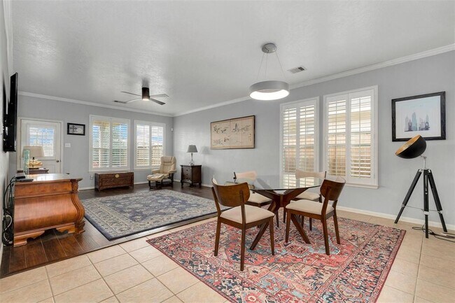 Building Photo - 21731 Sierra Long Dr