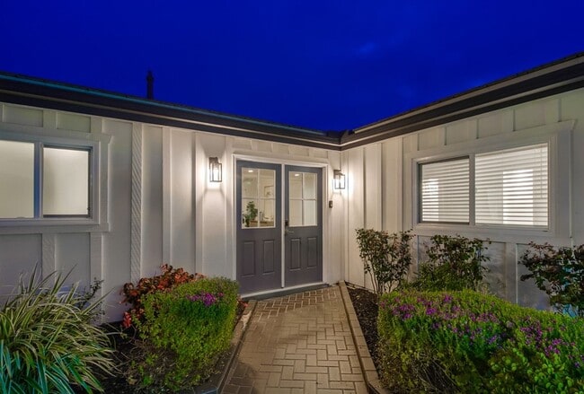 Building Photo - Beautiful Home in the Heart of Point Loma