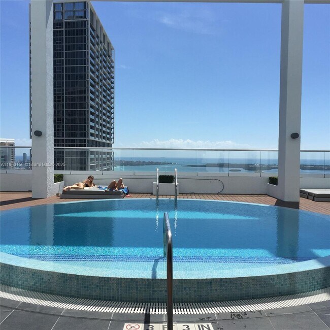 Building Photo - 500 Brickell Ave