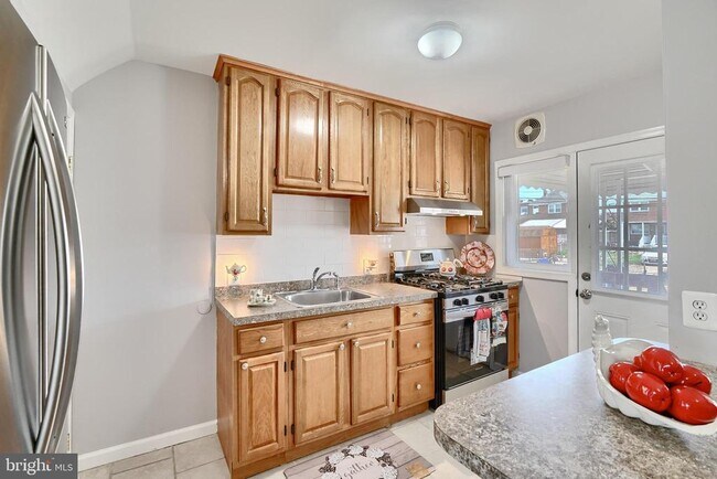 Building Photo - 2845 Plainfield Rd