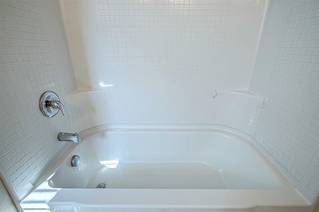 Building Photo - 120 Abelia Dr