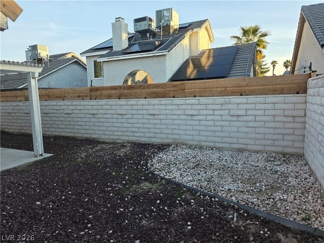 Building Photo - 6561 Avon Ct