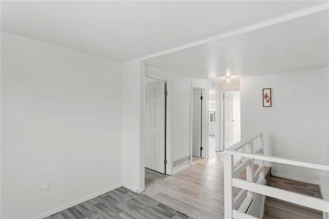 Building Photo - 310 Enright Ct