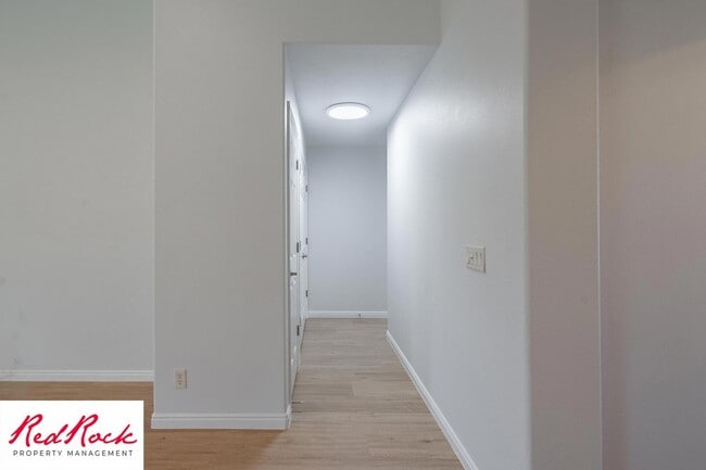 Building Photo - 4 Bedroom in Amber Estates - Newer LVP Flooring throughout home!