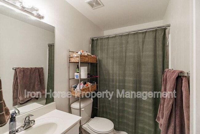 Building Photo - 1035 Barnett Shoals Rd