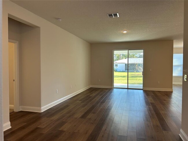 Building Photo - 20 Whittlesey Ln